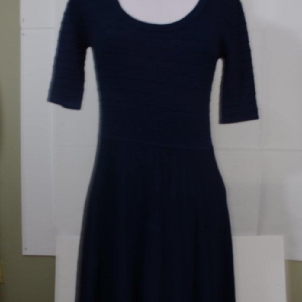 LBD,  blue dress, knit w seam features, goes everywhere, dress down, dress up M